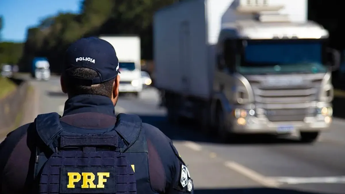 PRF restringe tráfego de veículos de carga durante o feriado de Páscoa no RS